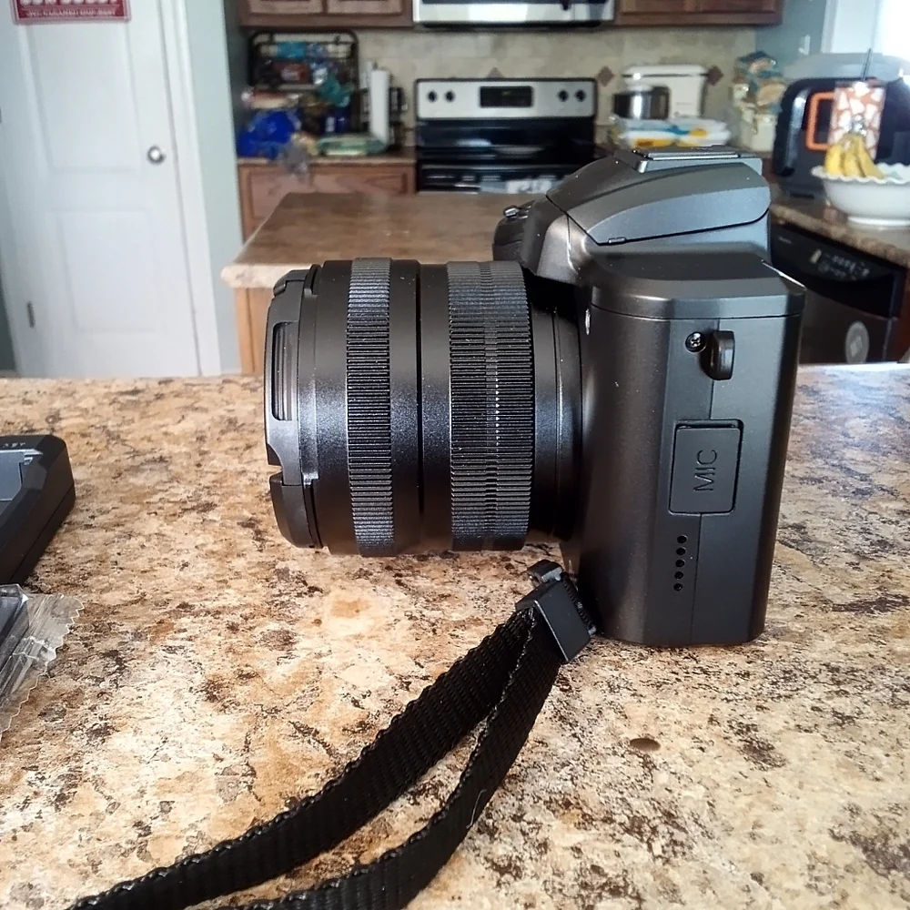 8K NIB Digital Camera Ultra HD, Dual Cameras, Auto Focus, All Accessories Below